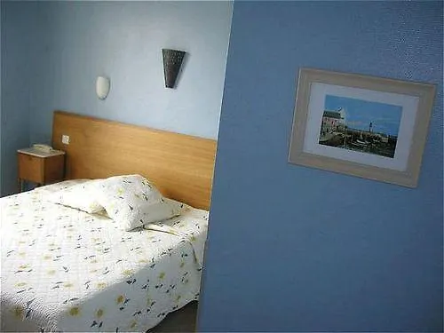 Cecilia 3*