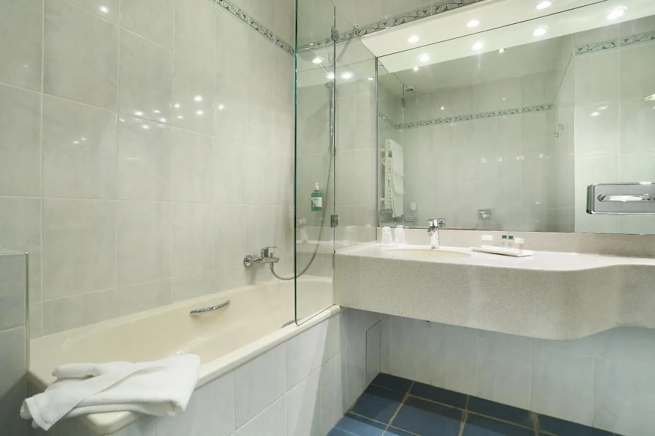 Cecilia Hotel 3*