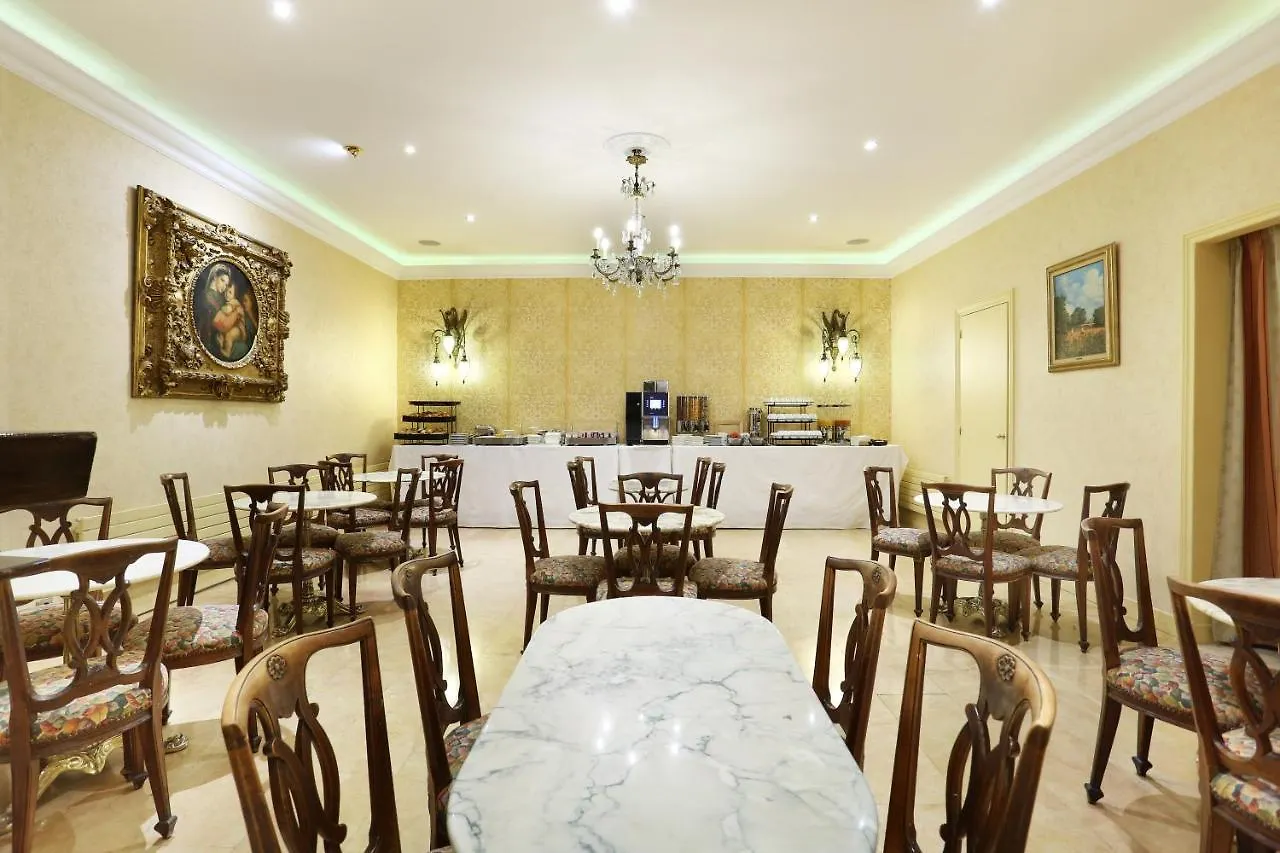 Cecilia Hotel